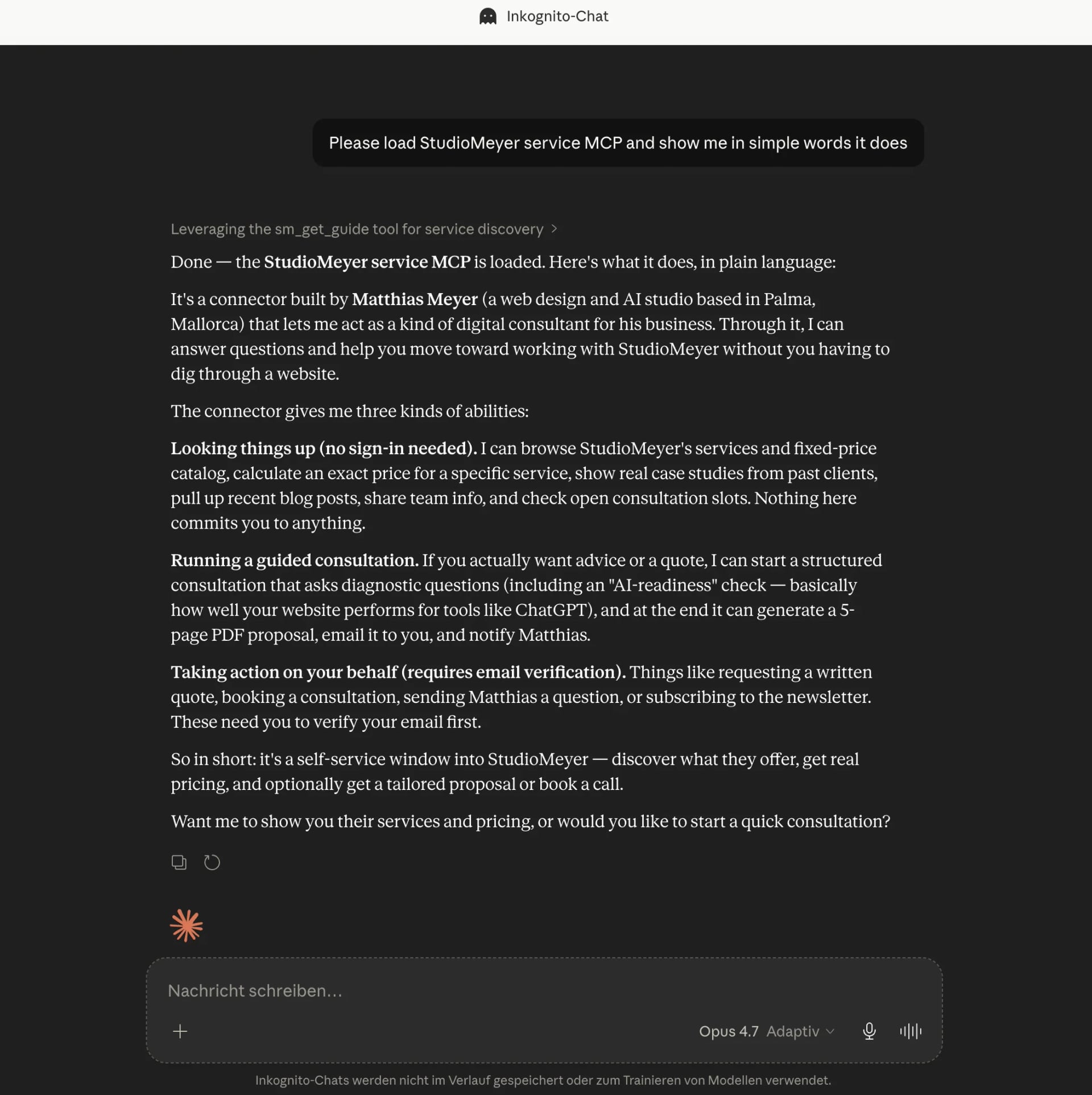 Chat de incognito de Claude en ingles: carga el sm-service-mcp y explica tres capacidades — buscar informacion, consulta guiada, actuar en tu nombre.